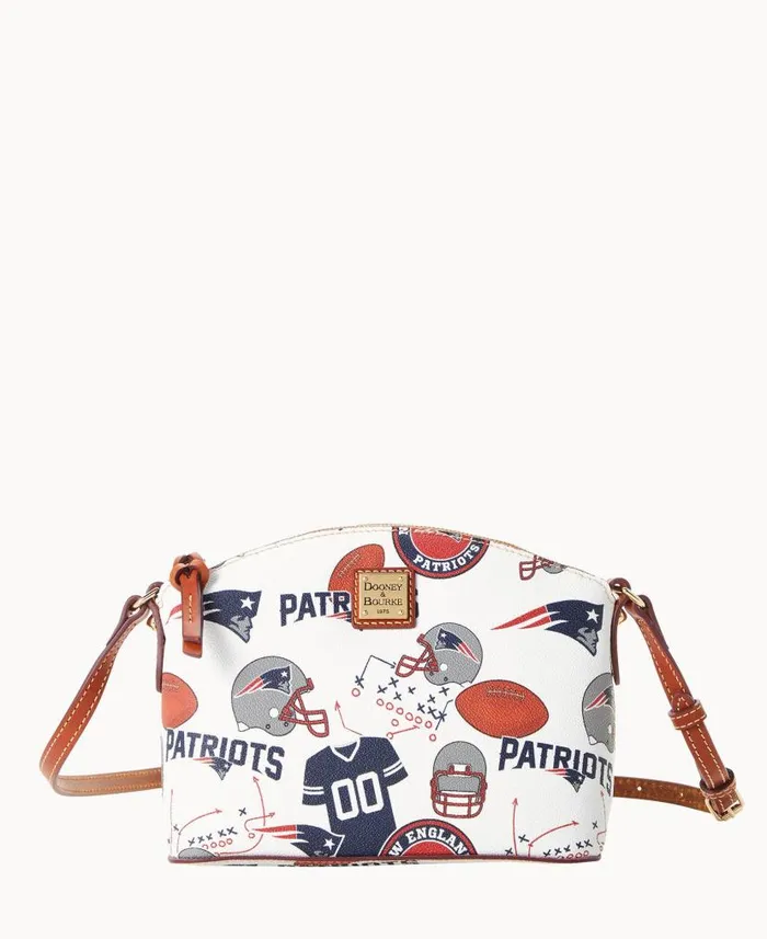 Dooney and Bourke NFL Patriots Suki Crossbody Patriots WomenMen Crossbodies