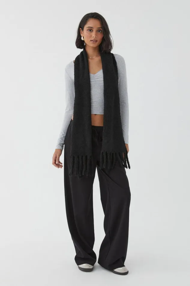 ClothingAccessories Supr Knitwear Bella Boucle Knit Scarf Black