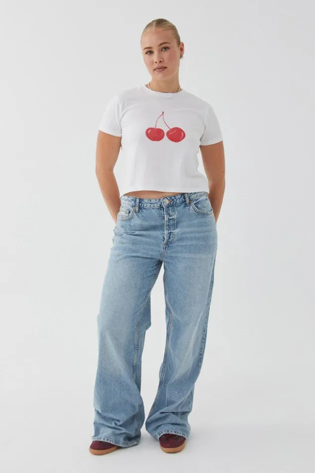 Clothing Supr T Shirts Everyday Graphic Tee Whitecherry