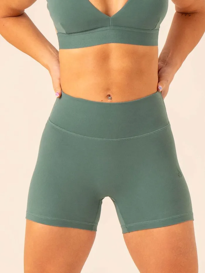 Gym Shorts Womens Ryderwear Extreme Scrunch Shorts Emerald