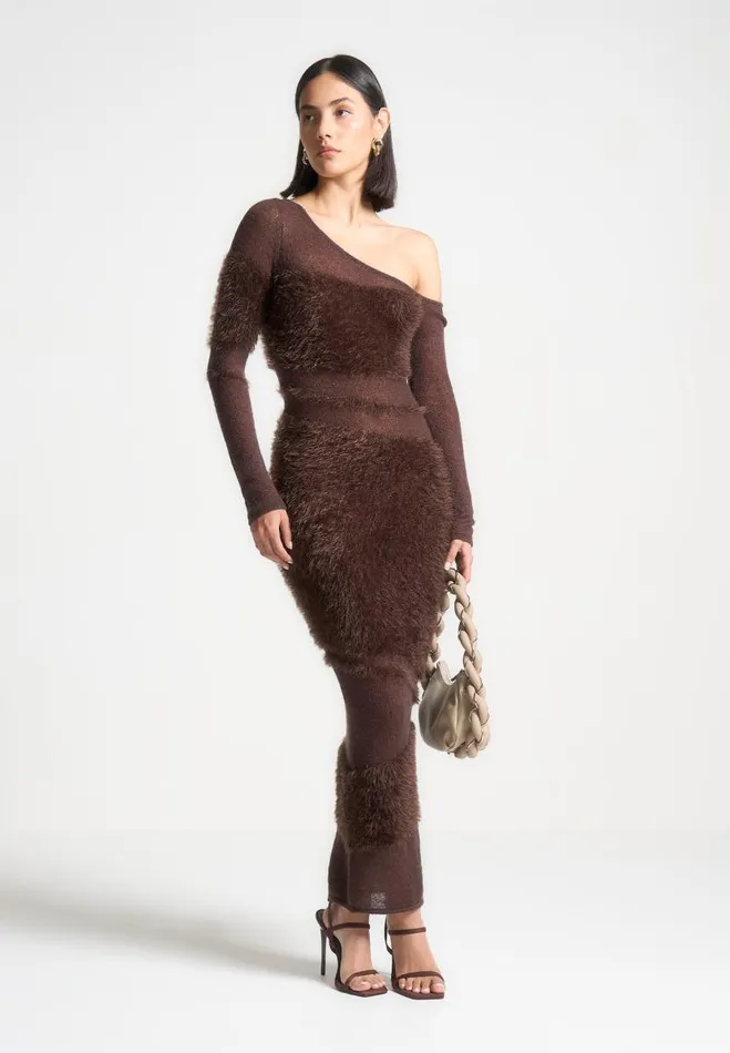 Manire De Voir Knitwear Manire De Voir Woman Off Shoulder Knitted Maxi Dress 8211 Brown Manire De Voir Knitwear Manire De Voir Woman Off Shoulder Knitted Maxi Dress 8211 Brown