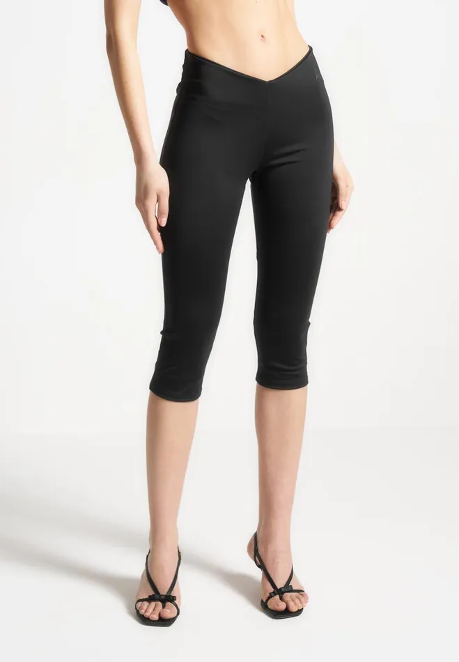 Manire De Voir Matching Sets Manire De Voir Woman Angled Waist Capri Leggings 8211 Black