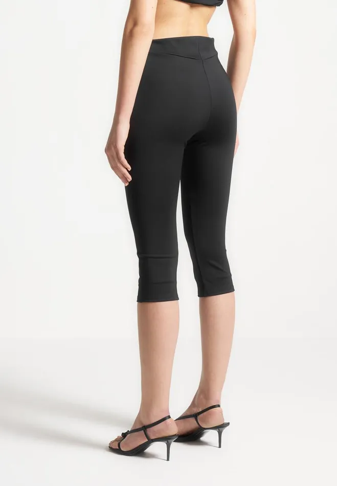 Manire De Voir Matching Sets Manire De Voir Woman Angled Waist Capri Leggings 8211 Black