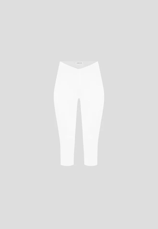 Manire De Voir Matching Sets Manire De Voir Woman Angled Waist Capri Leggings 8211 Off White