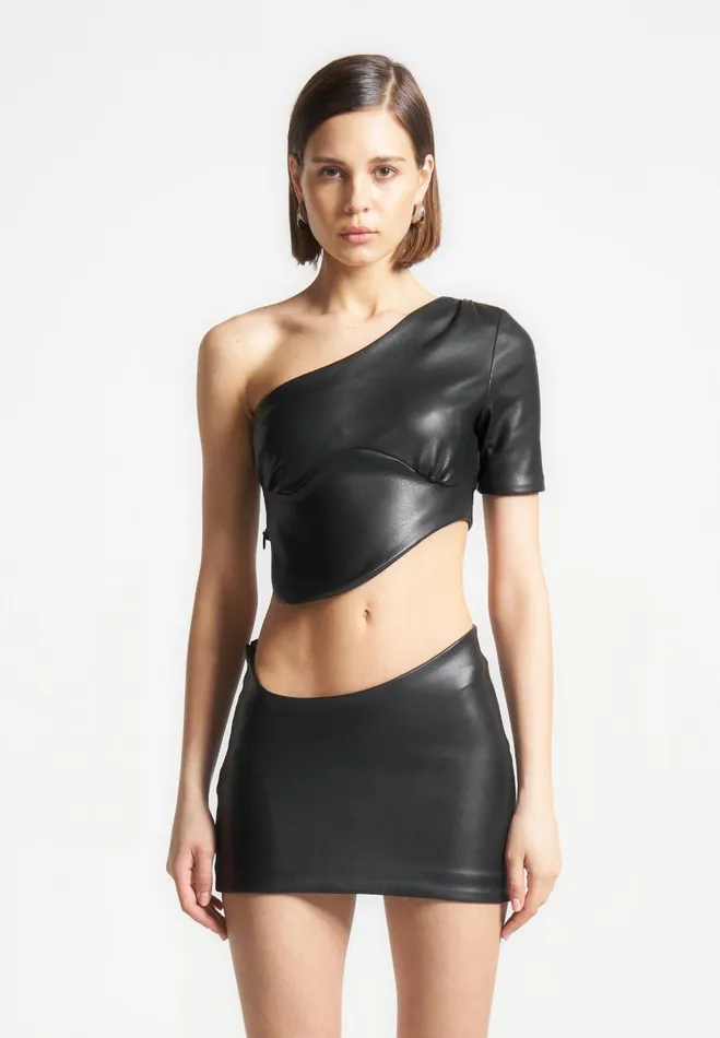 Manire De Voir Matching Sets Manire De Voir Woman Curved Hem Vegan Leather Crop Top 8211 Black Manire De Voir Matching Sets Manire De Voir Woman Curved Hem Vegan Leather Crop Top 8211 Black