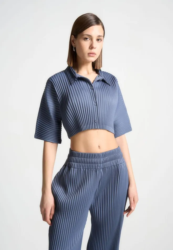 Manire De Voir Matching Sets Manire De Voir Woman Pleated Cropped Shirt 8211 Steel Blue Manire De Voir Matching Sets Manire De Voir Woman Pleated Cropped Shirt 8211 Steel Blue