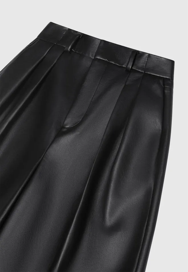 Manire De Voir Matching Sets Manire De Voir Woman Vegan Leather Tailored City Shorts 8211 Black