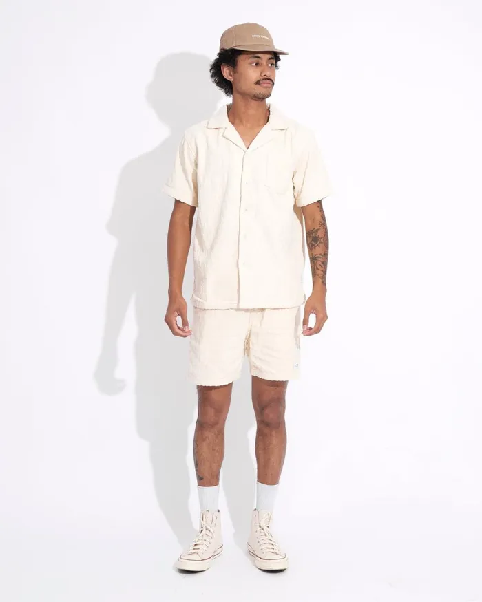 Men Banks Journal Shirts Skyline SS Woven Shirt Seed Pearl Men Banks Journal Shirts Skyline SS Woven Shirt Seed Pearl