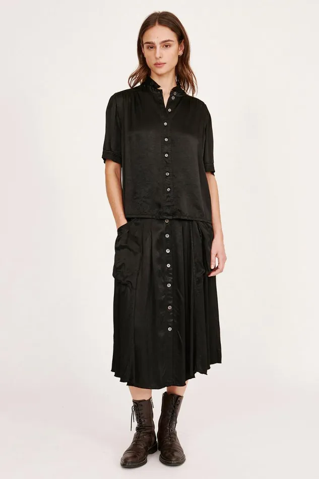 Raquel Allegra Tops Women Pebble Satin Black Victory Blouse