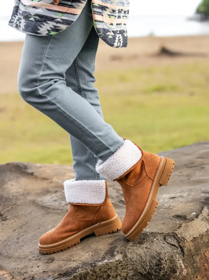Roxy Boots Fall SlipOn Boots Tan 8211 Womens