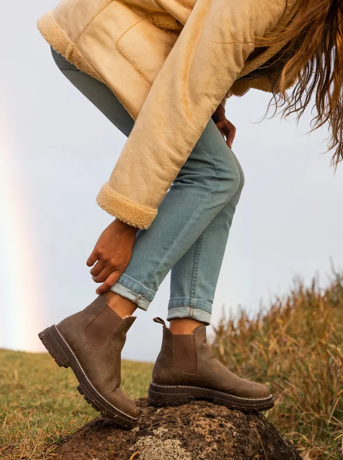 Roxy Boots Lorena Chelsea SlipOn Boots Brown 8211 Womens