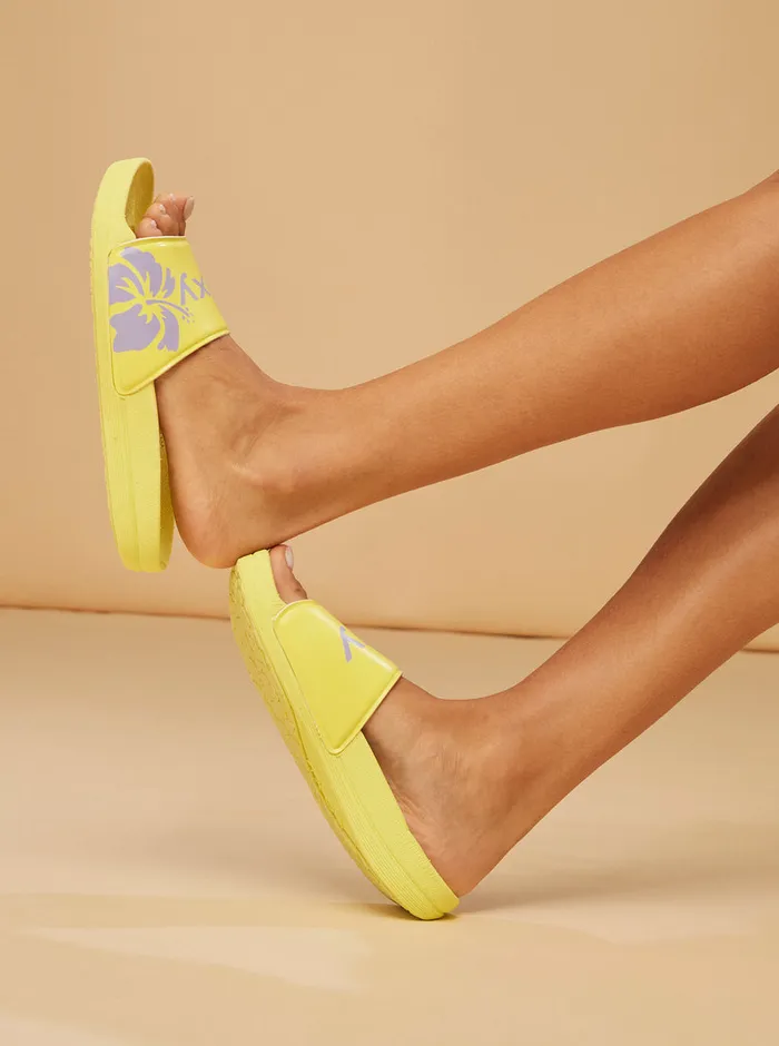 Roxy Sandals SurfKindKate Slippy Sandals Neon Yellow 8211 Womens