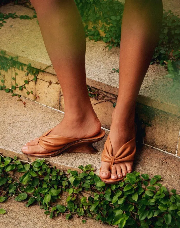 Sandals Women ViX Paula Hermanny Dahlia Mule 8211 Caramel