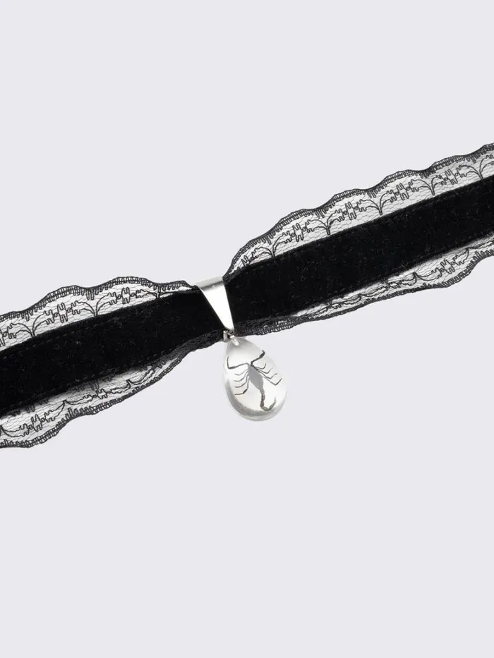 Shop Minga London Accessories Cruel Lover Velvet Pendant Choker