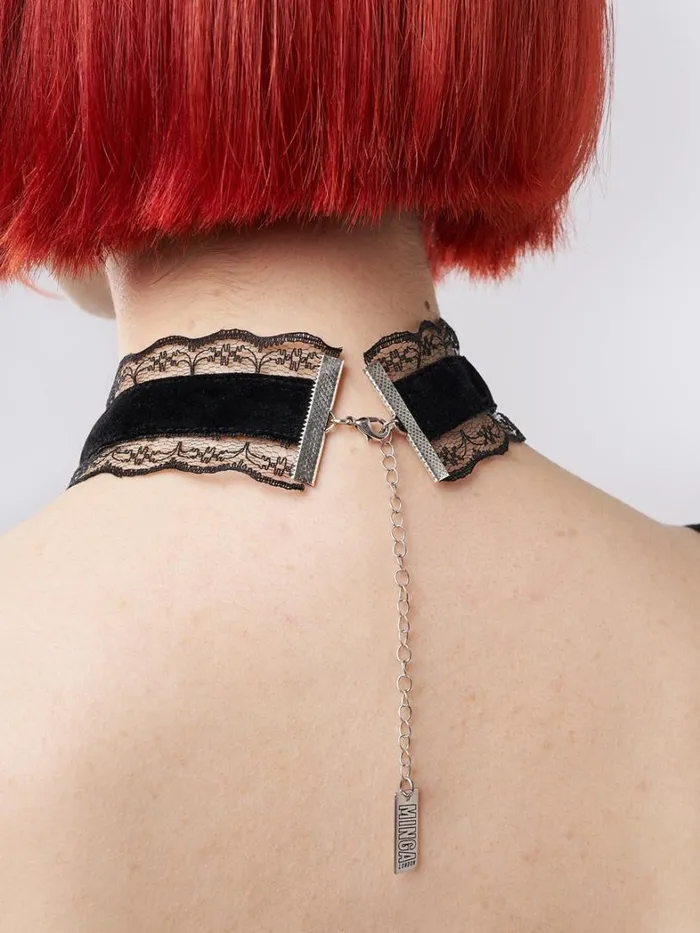 Shop Minga London Accessories Cruel Lover Velvet Pendant Choker