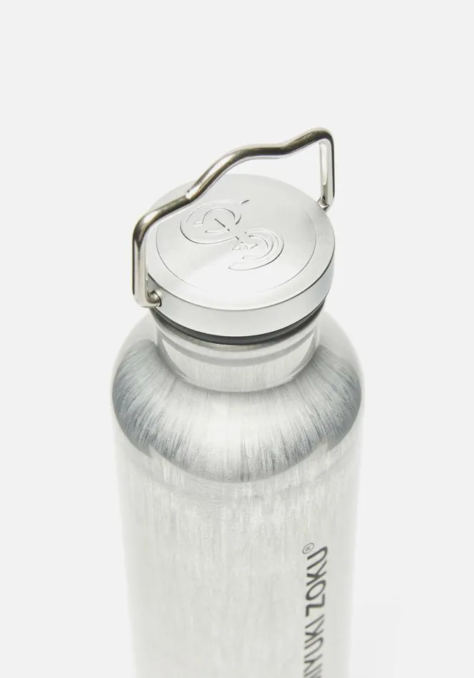 Shop MKI X SIGG 25OZ BOTTLE Aluminium MKI MIYUKI ZOKU Lifestyle