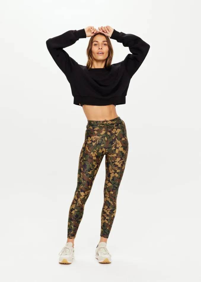 The Upside BASECAMP 25IN POCKET MIDI PANT Camo Shop Leggings