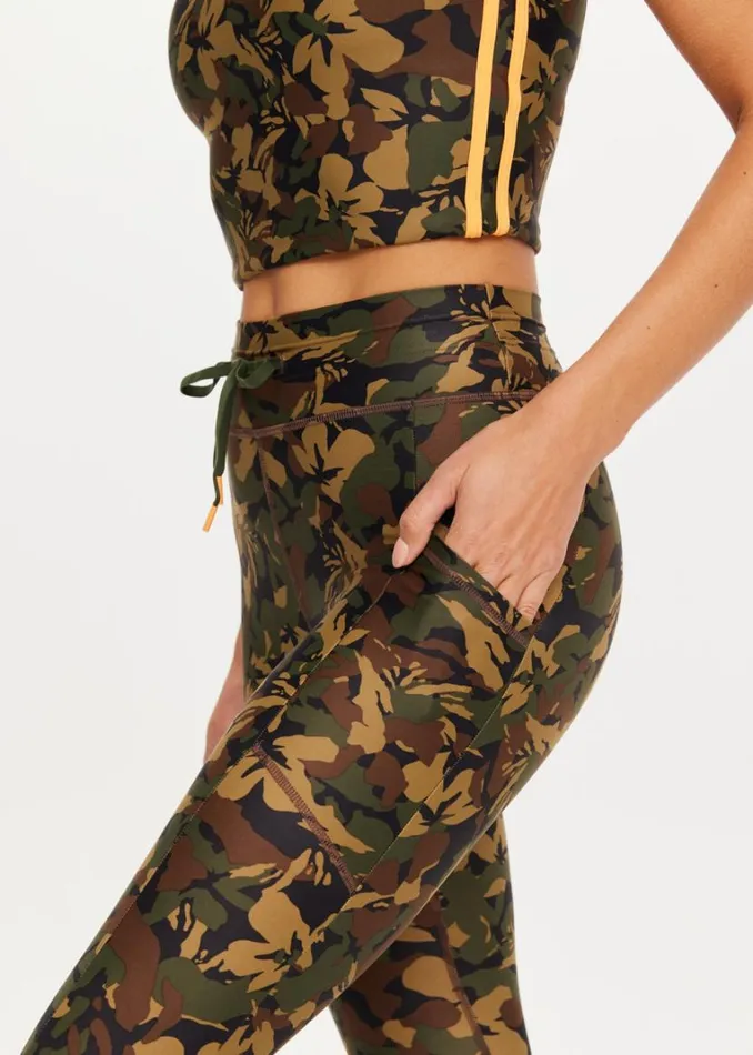 The Upside BASECAMP 25IN POCKET MIDI PANT Camo Shop Leggings