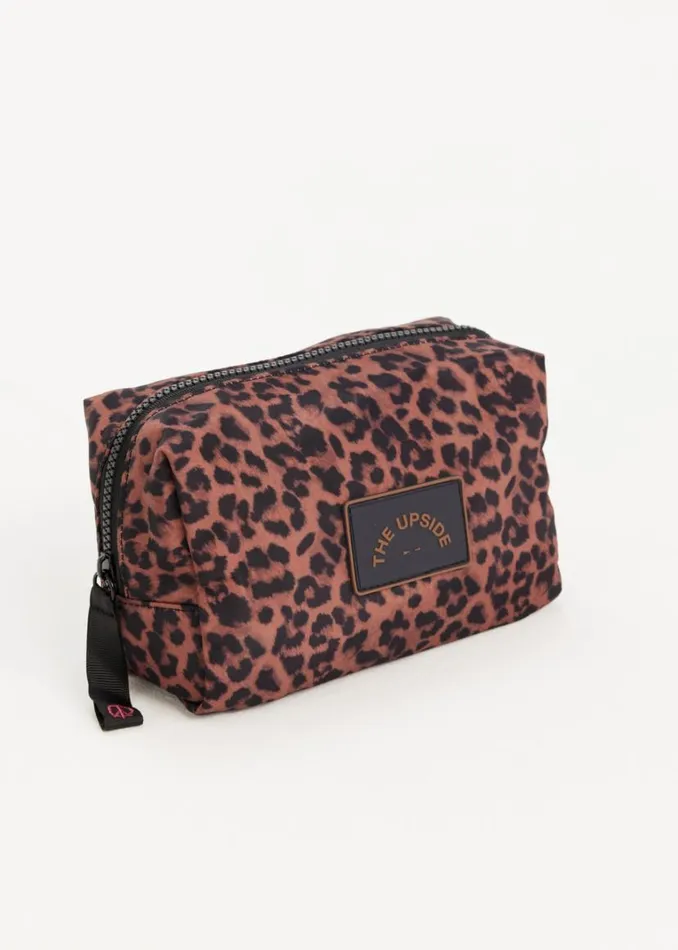 The Upside BIARRITZ COSMETIC POUCH Leopard Shop Bags The Upside BIARRITZ COSMETIC POUCH Leopard Shop Bags