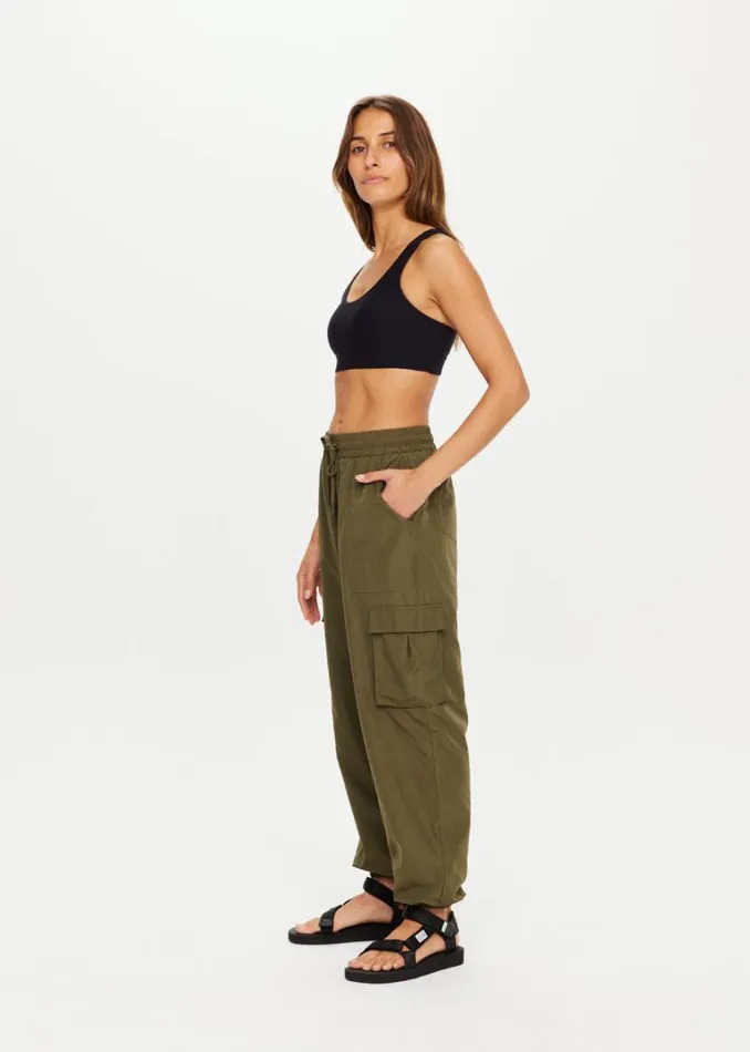 The Upside KENDALL CARGO PANT Olive Shop Pants The Upside KENDALL CARGO PANT Olive Shop Pants