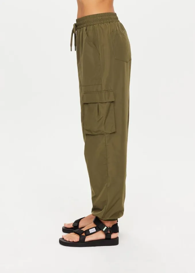 The Upside KENDALL CARGO PANT Olive Shop Pants The Upside KENDALL CARGO PANT Olive Shop Pants