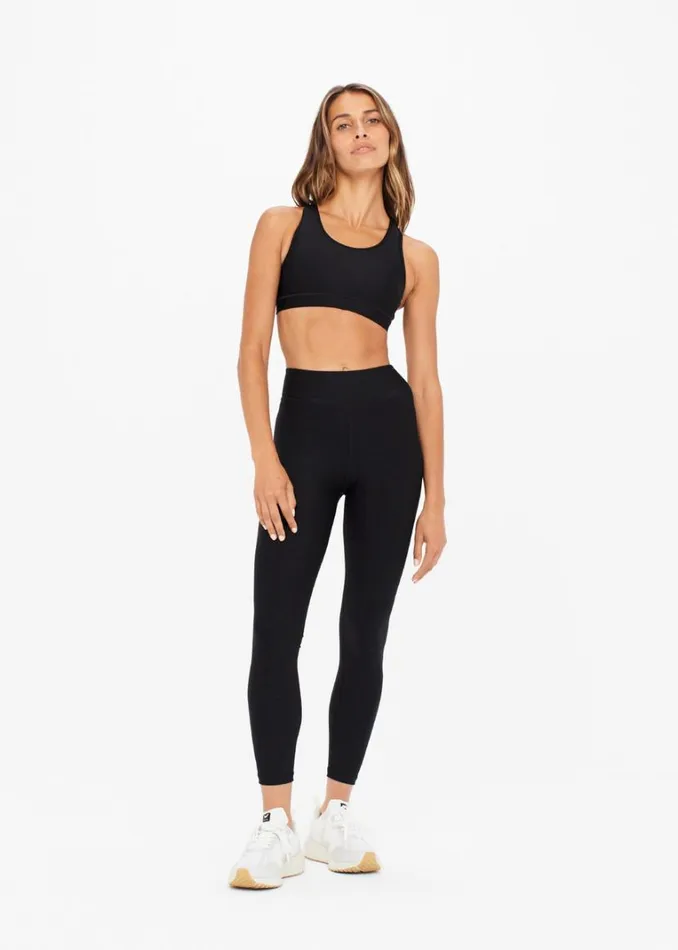 The Upside MATTE TECH MIDI PANT Black Shop Leggings The Upside MATTE TECH MIDI PANT Black Shop Leggings