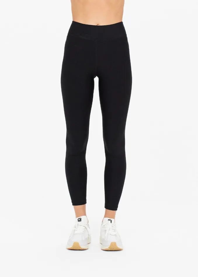 The Upside MATTE TECH MIDI PANT Black Shop Leggings The Upside MATTE TECH MIDI PANT Black Shop Leggings