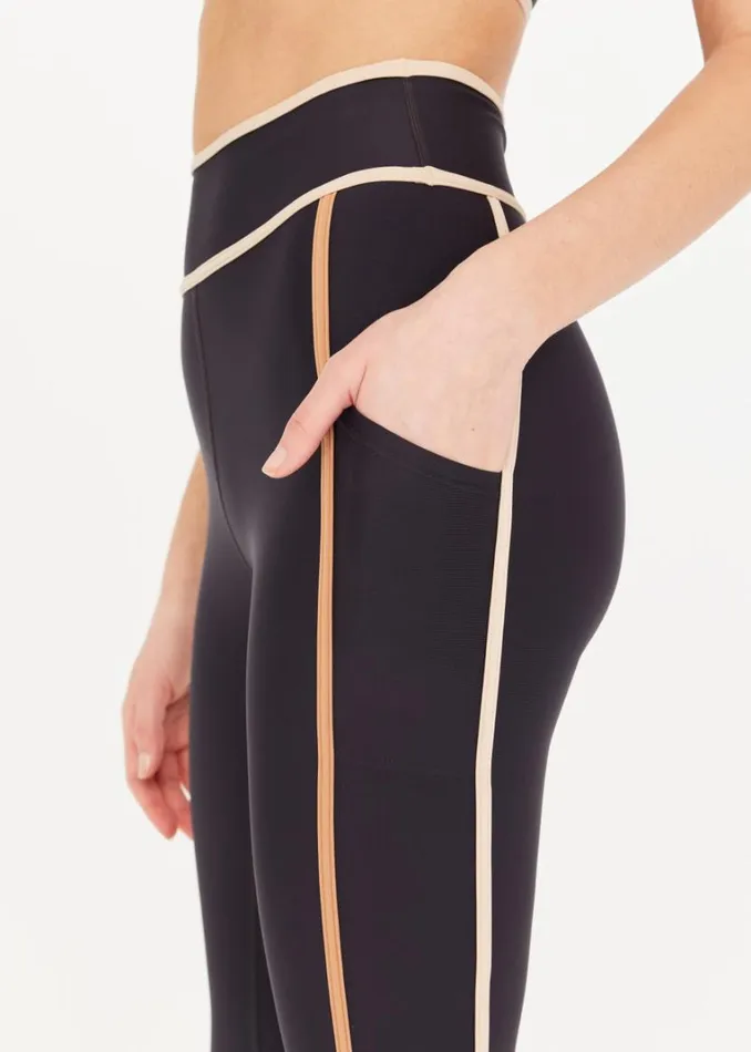 The Upside NORTHSTAR 25IN MIDI PANT Black Shop Leggings The Upside NORTHSTAR 25IN MIDI PANT Black Shop Leggings