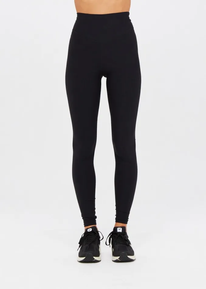 The Upside PEACHED 28IN HIGH RISE PANT Black Shop Leggings The Upside PEACHED 28IN HIGH RISE PANT Black Shop Leggings