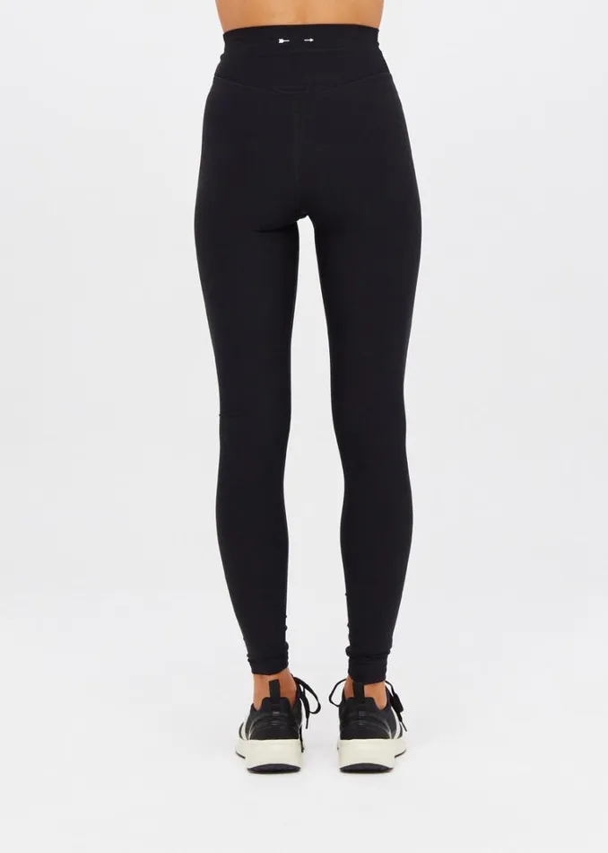 The Upside PEACHED 28IN HIGH RISE PANT Black Shop Leggings The Upside PEACHED 28IN HIGH RISE PANT Black Shop Leggings