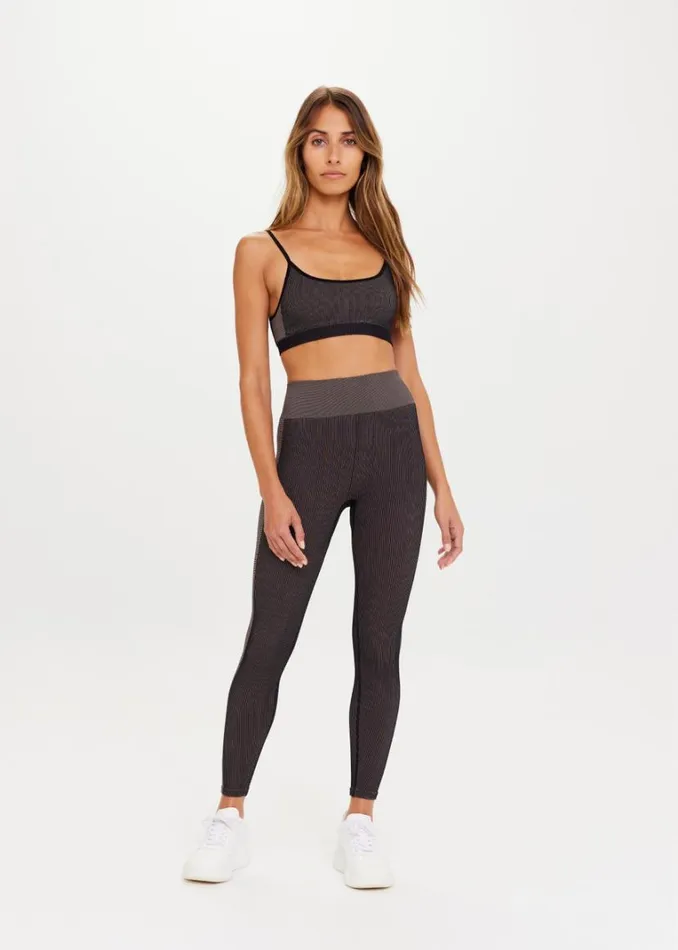 The Upside RIBBED SEAMLESS 25IN MIDI PANT Mocha Shop Leggings
