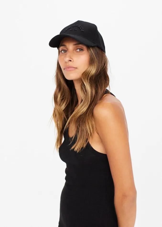 The Upside THE UPSIDE LOGO CAP Blackblack Shop Hats and Headwear