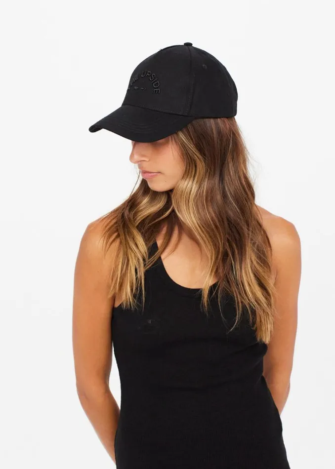 The Upside THE UPSIDE LOGO CAP Blackblack Shop Hats and Headwear